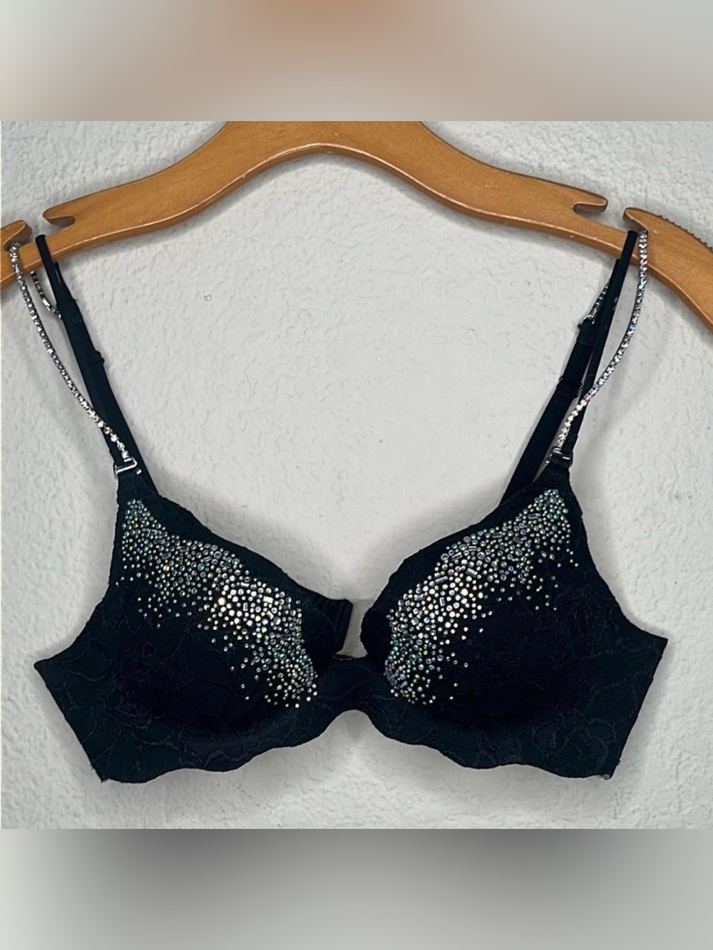 Victoria's Secret Very Sexy Secret Embrace Pushup Size 38C Black Rhinestone